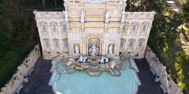 “Clonata” la Fontana di Trevi, costi e polemiche