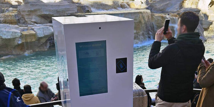 Lo “sparamonete” di Fontana di Trevi