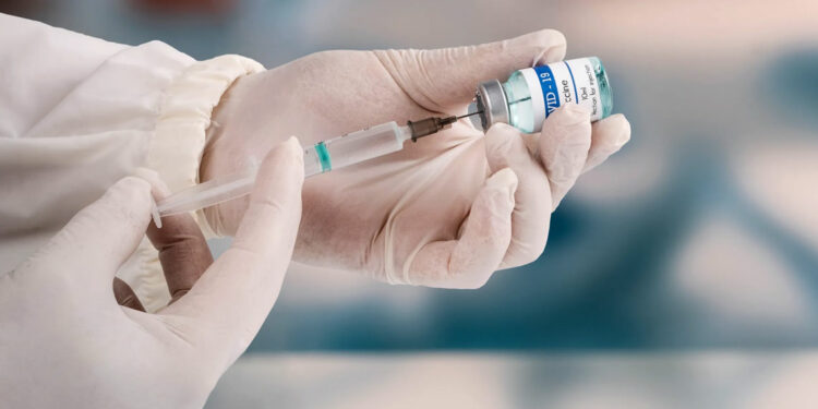 Covid: lo strano caso dell’uomo che si è vaccinato 217 volte