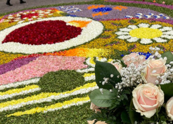 Nei fiori la fede, la tradizione e la storia di un popolo