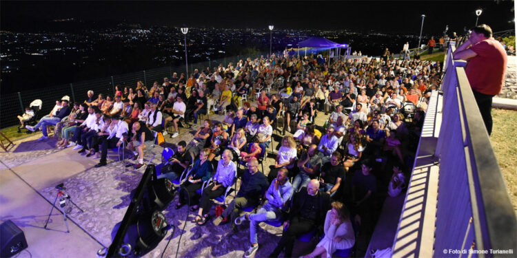 Papaleo show, grande esordio per la 1ª serata del Festival del Cinema