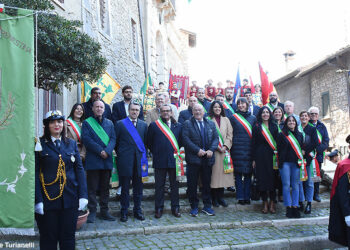 Tripudio a Capranica Prenestina, consegnata la bandiera Borghi più Belli d’Italia