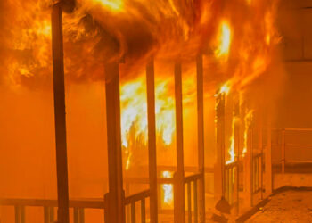 Ancora fuoco sulle spiagge di Ostia, qual’è la verità?