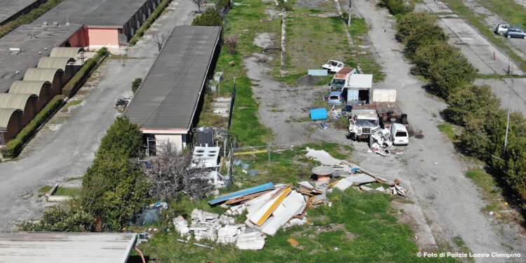 Ciampino, scoperta una maxi-discarica abusiva a cielo aperto