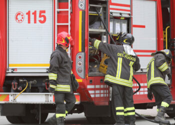 Ostia, crollano balconi e cornicioni delle case popolari