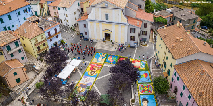 Domenica 6 Luglio torna l’Infiorata di Rocca di Cave