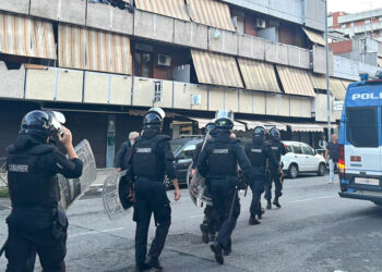 Cinecittà, nuovo blitz nelle case occupate dai latinos