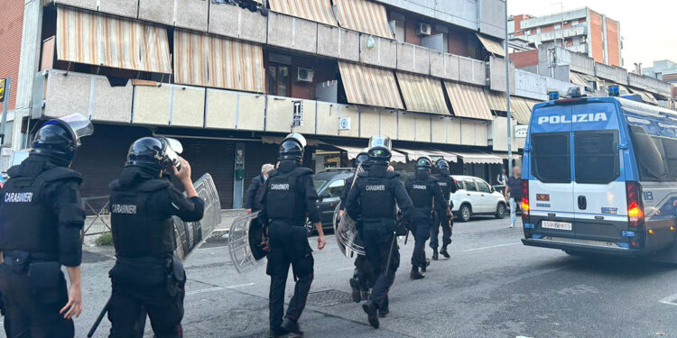 Cinecittà, nuovo blitz nelle case occupate dai latinos