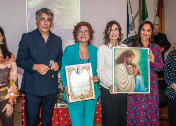 Claudia Koll protagonista di una serata tra arte, spiritualità e impegno sociale
