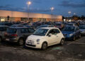 Tentativo di furto nel parcheggio del centro commerciale